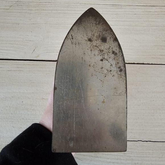 Vintage International Electric Company "Baby" Electric Iron - Picture 6 of 7